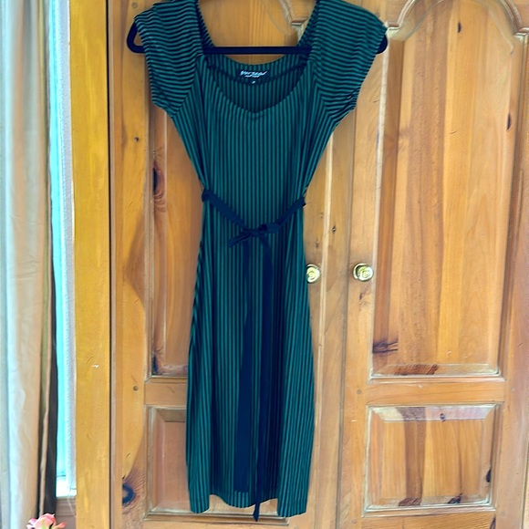 Vintage Betsey Johnson green and black striped dress size Med. - Picture 6 of 6